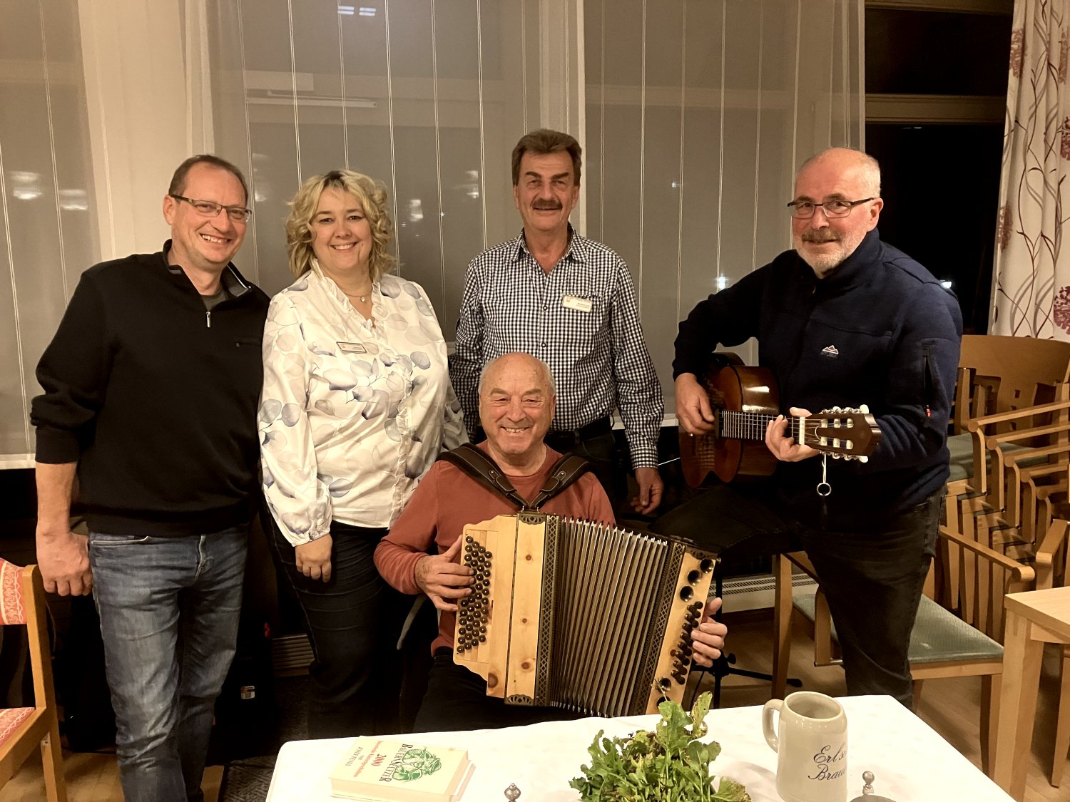 Traditionelles Roum-Essen im Caritas Altenheim in Sünching