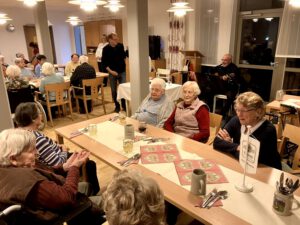 Traditionelles Roum-Essen im Caritas Altenheim in Sünching