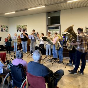 Weihnachtliche Klänge im CAritas Altenheim in Vilsbiburg