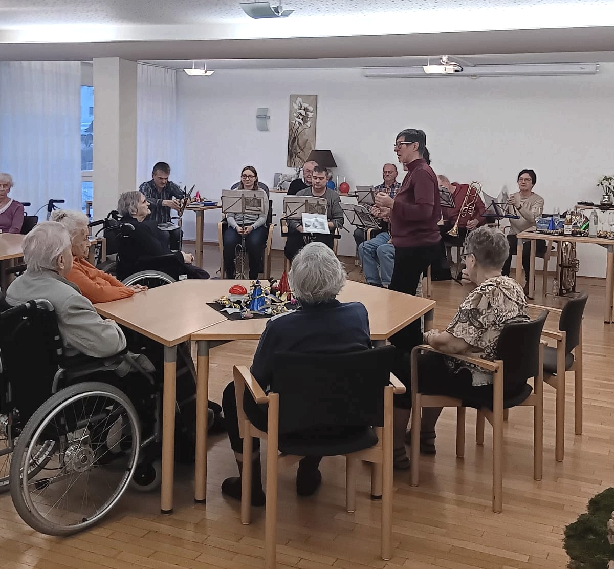 Evangelischer Posaunenchpr zu Gast im Caritas Altenheim Prälat-Walter-Siegert Haus in Vohenstrauß