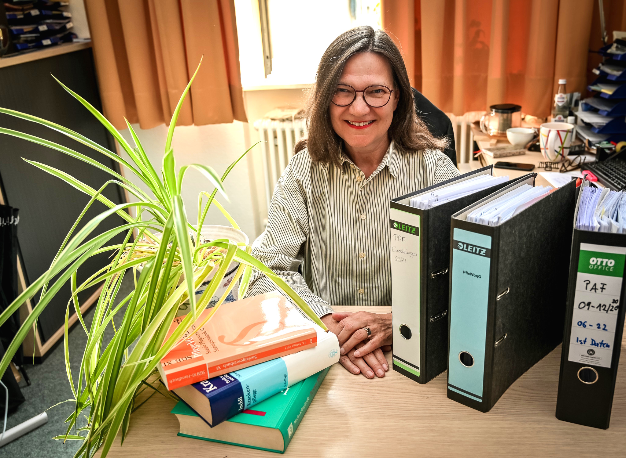 Zwischen Fortschritt und Realität: Roswitha Straßer, stellvertretende Geschäftsführerin der Caritas gGmbH, sieht bürokratische Entschlackung und neue formale Herausforderungen in der Waagschale. (Foto: Janes)