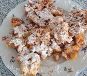 Holunderblütenbacken im Caritas Altenheim in Erbendorf