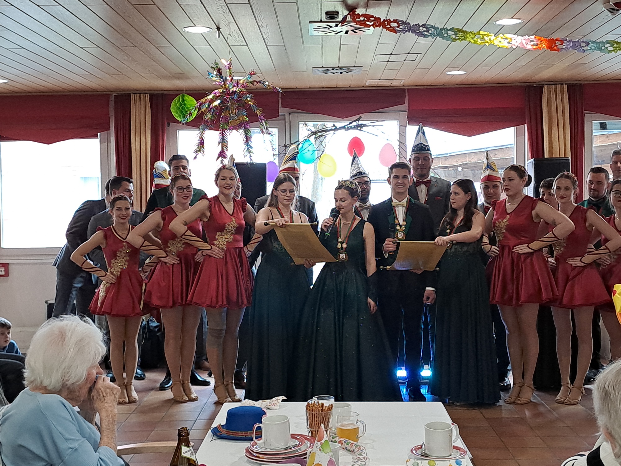 Fasching im Altenheim